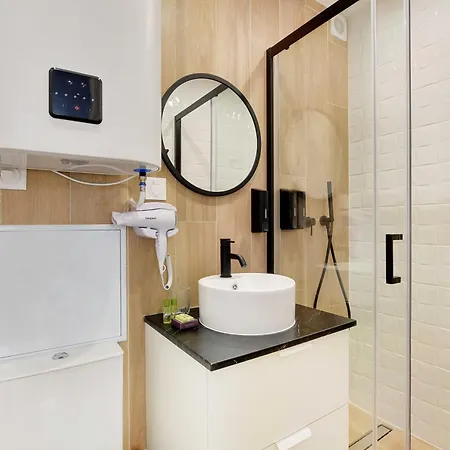 Charming And Bright Large Studio Menilmontant * Parigi