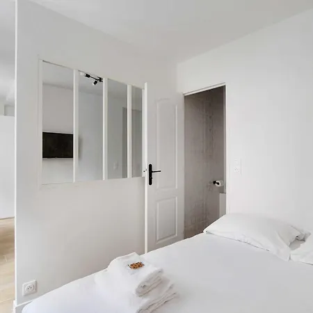 Charming And Bright Large Studio Menilmontant Appartamento Parigi